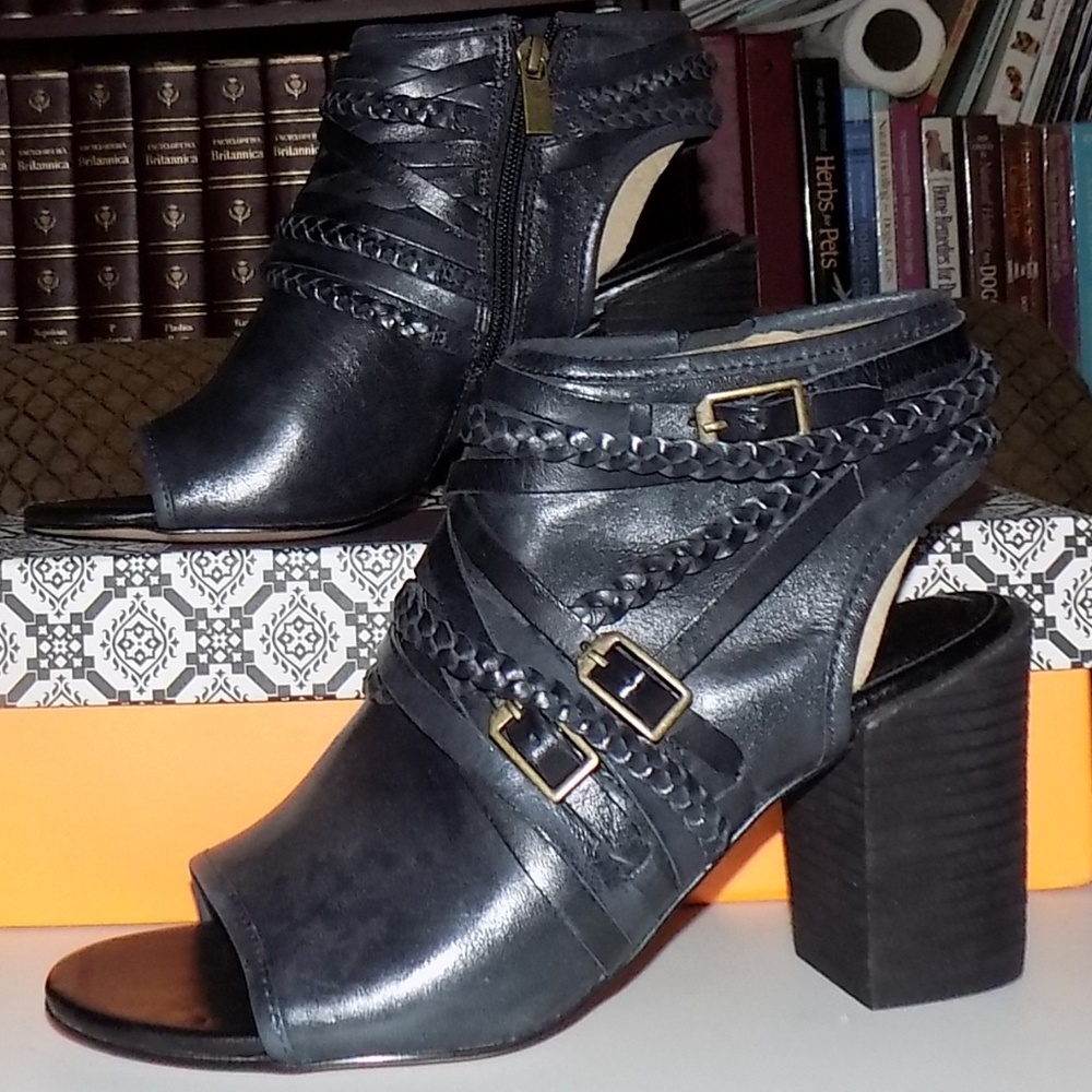 New Isola Leonora Black leather EU39/US8M